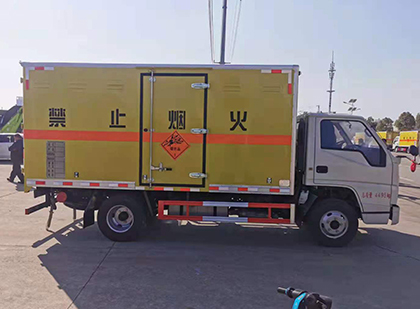 拱墅爆破器材运输车
